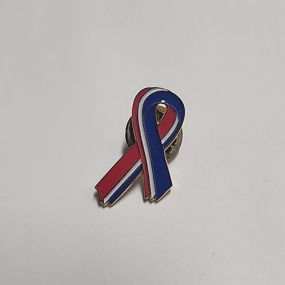 USA American Flag Colors Ribbon Patriotic Lapel Pin - Picture 1 of 3
